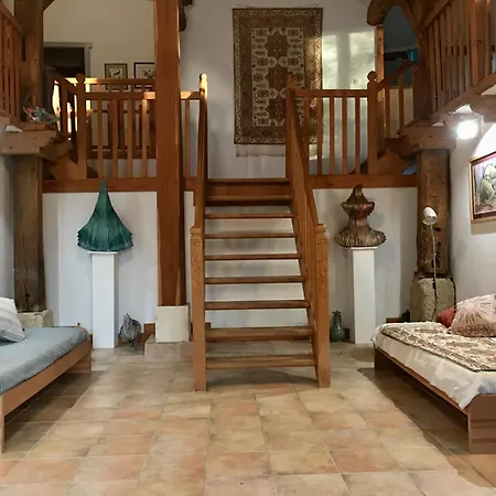 Katy's Barn *