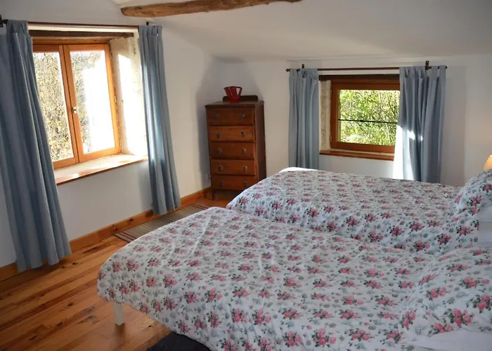 Katy's Barn Hébergement de vacances Saint-Aulaye-Puymangou