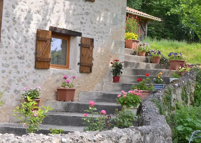 Katy's Barn Saint-Aulaye-Puymangou